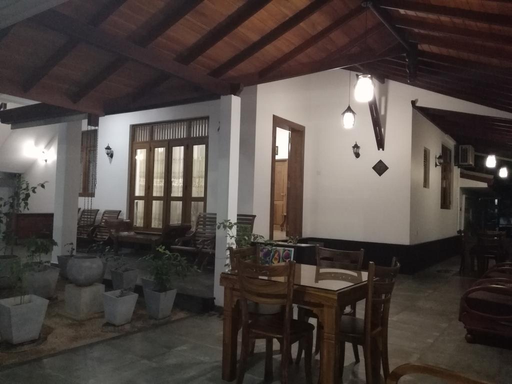 Bianco Terrace Hotel Negombo Exterior photo