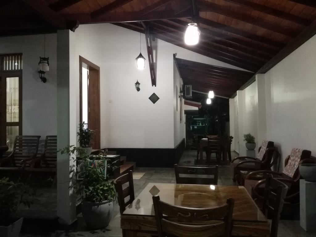 Bianco Terrace Hotel Negombo Exterior photo